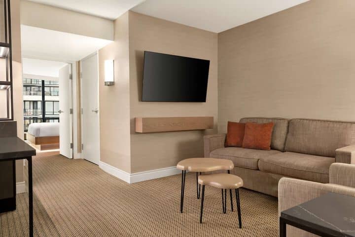 Room 18 of 78
